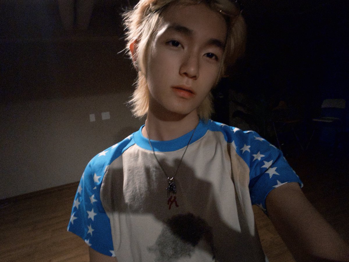 official_mme_'s tweet photo. 안녕
#AGD #JAEHYUN https://t.co/TtVJkSQjjI
