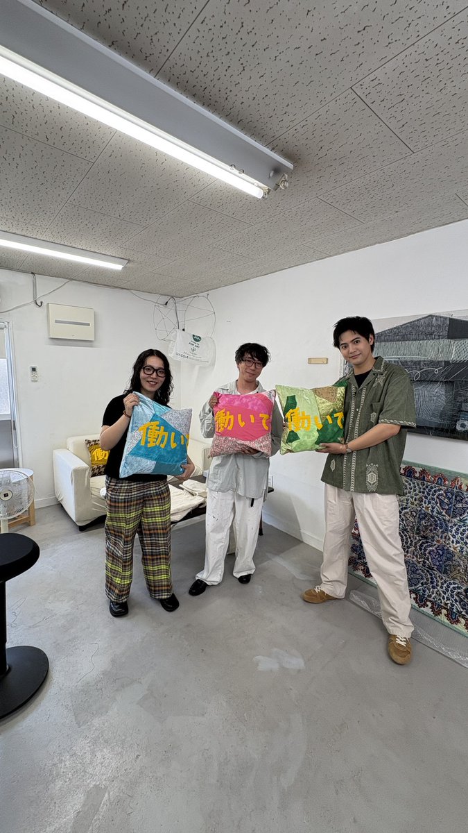 yose__staff's tweet photo. #MEETYOURART【THE BASE】配信スタート🎨

今回は、青山スタジオにて
青山悟さん、石川晶子さんのアトリエを訪問📍

刺繍作品の制作場面や作品などお二人のお話も伺いながら、
#ヨセさん も学生ぶりとなるミシンに挑戦…！？

🔗https://t.co/nA6Ck64BNM

#片寄涼太
#GENRATIONS
@MEETYOURART https://t.co/HSJPqKtYPs