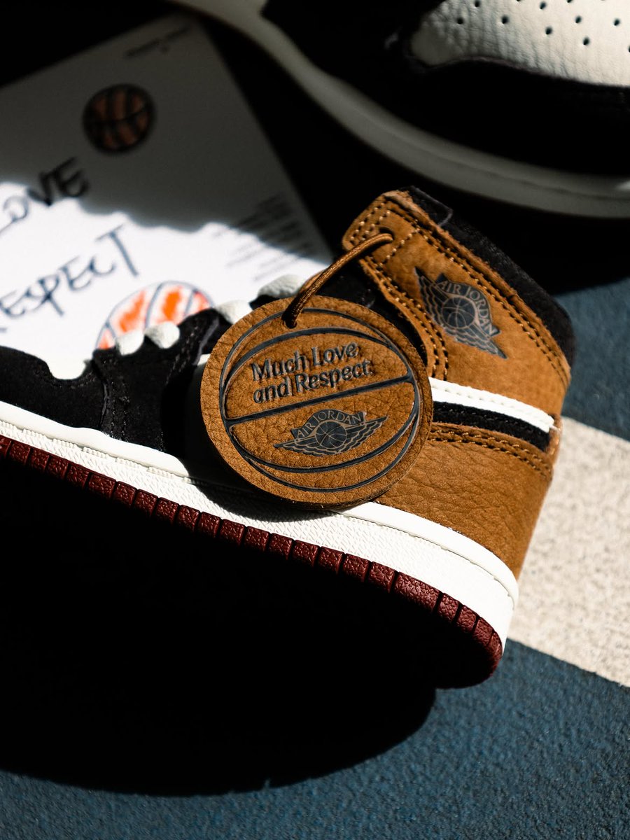 BmxSneakers's tweet photo. A love letter to the game. π The @jumpman23 Air Jordan 1 High OG βLove Letterβ π #nike #nikeair #aj1highloveletter #loveletter #laced #KOTD #SNKR #SNEAKERS https://t.co/PkgDt9LZXw