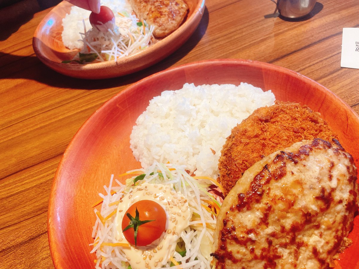 yulqbot_'s tweet photo. びぐどん🥩🍨 https://t.co/jlEsL5ccLW