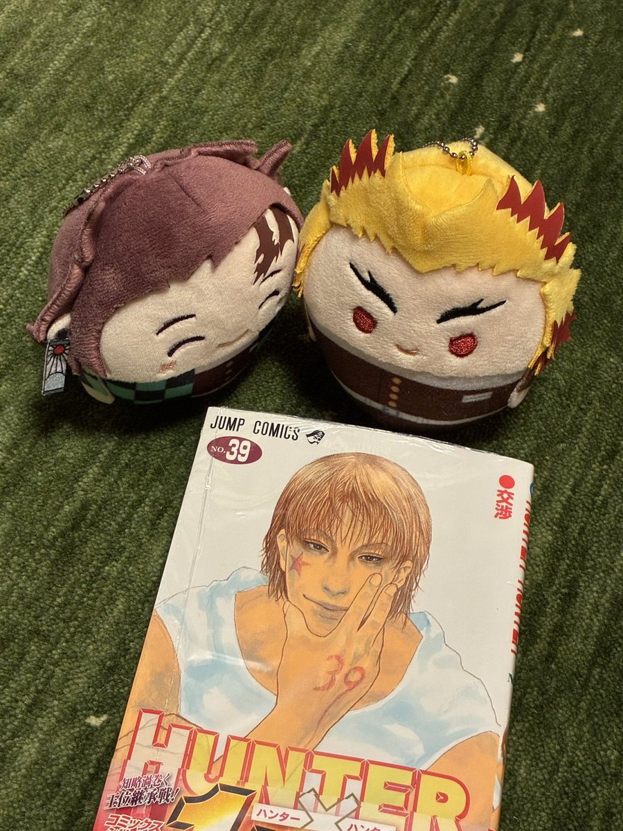 2Xc8q's tweet photo. これからｼﾞｬｿﾌﾟの大先輩の書を嗜むふゎたち🃏 https://t.co/QUi5ZOQumI