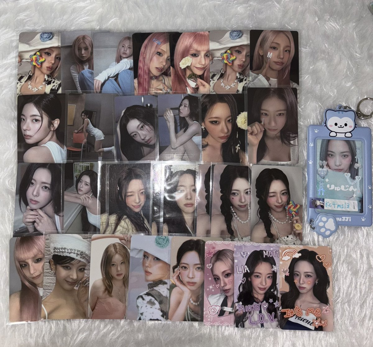 Kc4ms13's tweet photo. 交換 ITZY Motto トレカ

譲　イェジ、リア、リュジン、チェリョン、ユナ

求　リプ欄リュジン>リア

郵送交換希望

複数交換可能な方、激求含む方優先させていただきます🙇🏻‍♀️

n:1⭕️、封入⇄特典も検討させていただきます
お気軽にお声掛けください🍀 https://t.co/gxKfIz8nTb