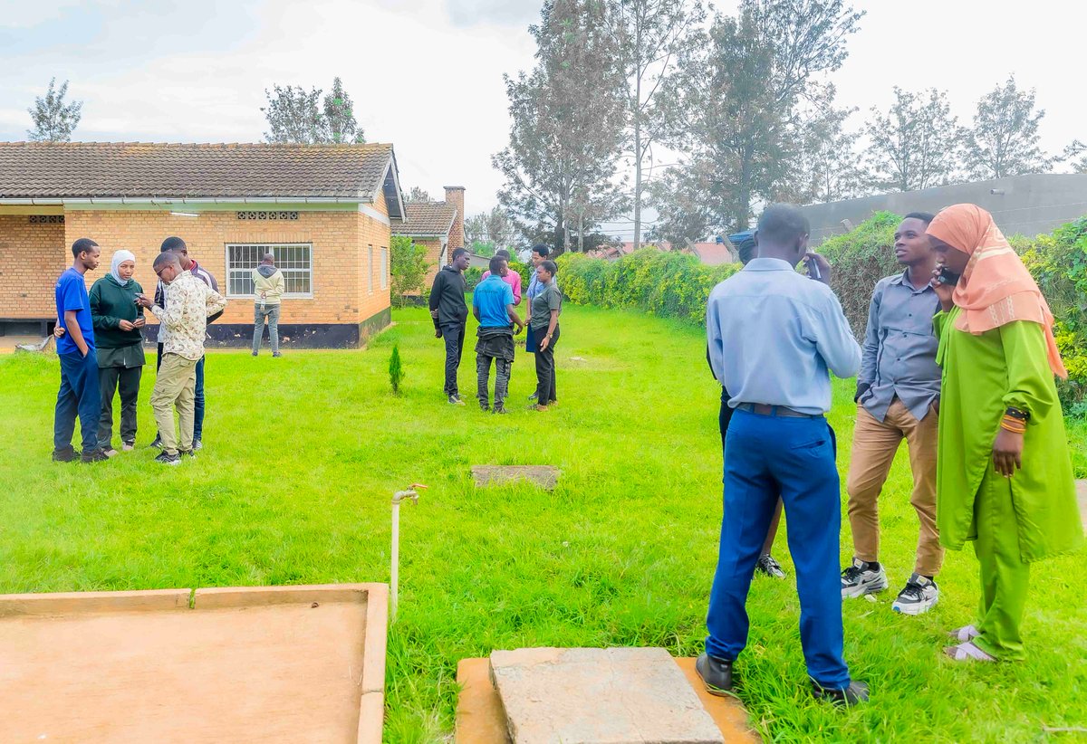 HAYi_Group's tweet photo. #HAYi hashtag#HealthAffairsForYourImpact hashtag#CapacityBuilding hashtag#MEDSAR hashtag#UniversityOfRwanda hashtag#CreatingOpportunities https://t.co/JoqIj0VErE