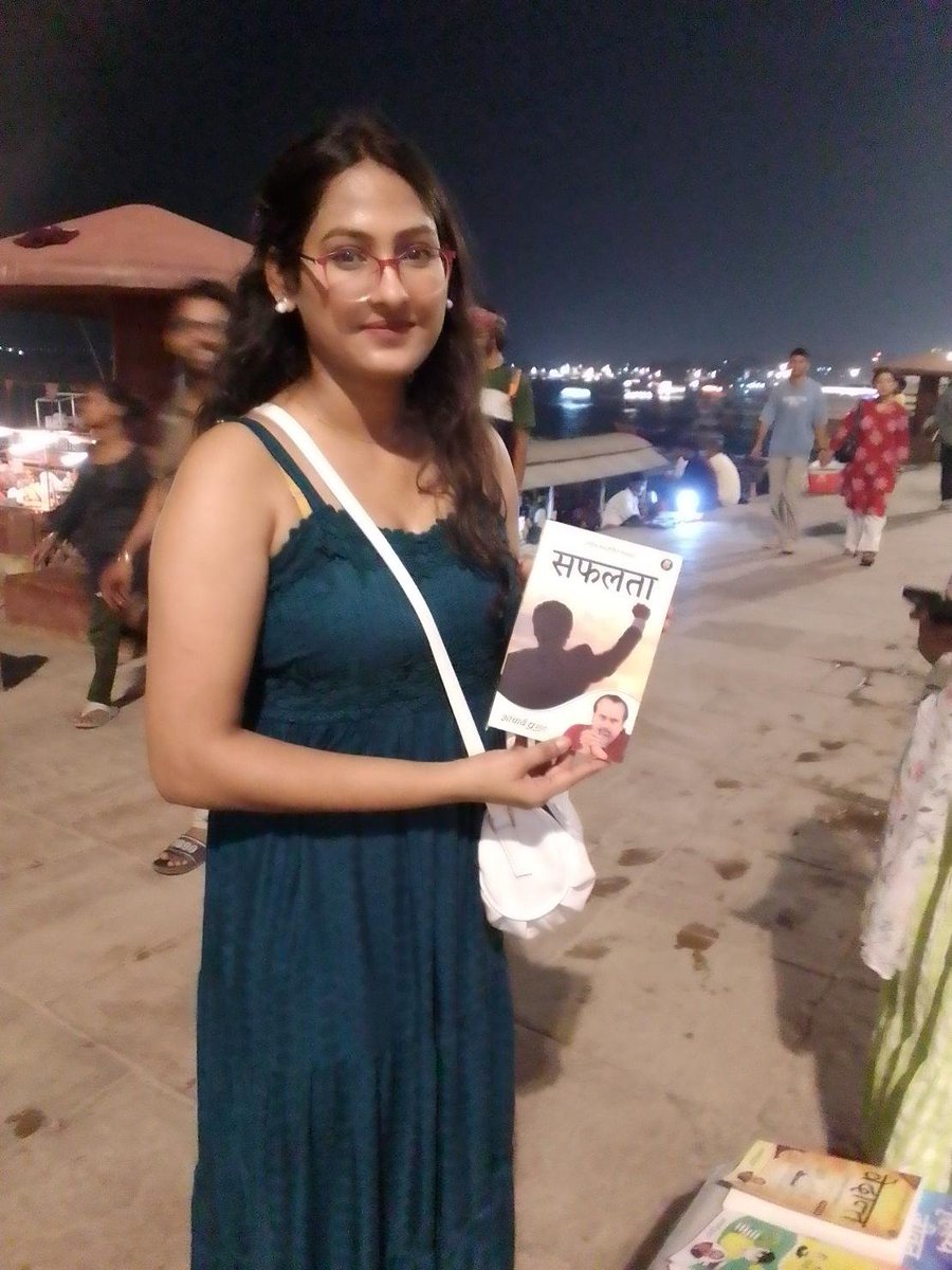 sachin_advait's tweet photo. #Book stall misson 🙏🙏... #Advait kashi.. #Meer ghat 5 to 9.30 pm .. 
"आचार्य जी की पुस्तके.. के माध्यम से . क्लाइमेट चेंज. जीव हिंसा. अंधविश्वास पाखंड . स्त्री शोषण . उन सब के विरुद्ध  एक जोर की आवाज है .. बुक स्टॉल मीशन भी यही है कि अधिक  लोगों तक किताबें पहुंच सके.. . लोगों को हेवी डिस्काउंट में किताबें दी जाती है ताकि लोग पढ़े .. अगर आप वाराणसी में रहते हैं तो आप इन बुक स्टाल पर आ सकते है.
1 Meer ghat. 
2 Ashi ghat 
3 Sarnath. 
4 lanka. 
🙏🙏 

@Advait_Prashant 
@Prashant_Advait