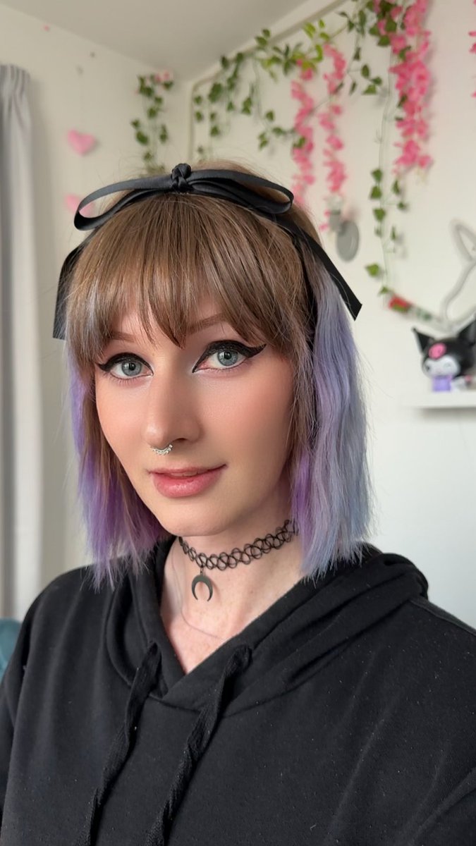 misscassielove_'s tweet photo. If i asked you for a kiss, would you give me one? https://t.co/xZpgtAAFfi