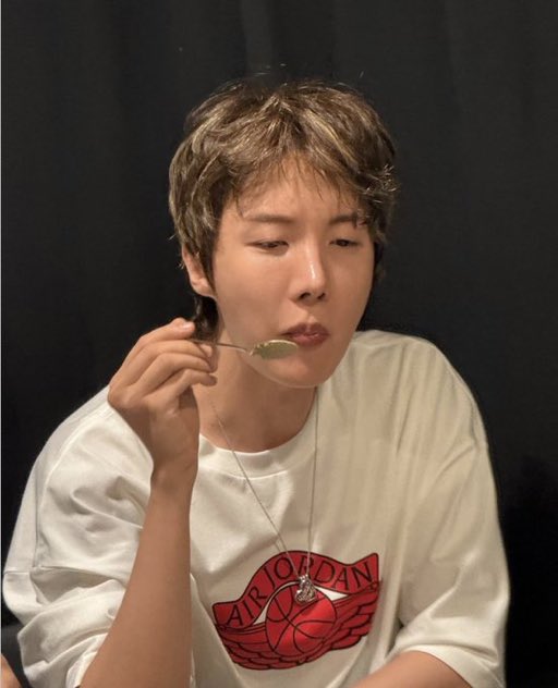 PP_Renki_e's tweet photo. ลูกฉันเหมืินโดนปลุกมานั่งกินข้าวตลอดได้ไง5555555 https://t.co/azYRKWLyTk