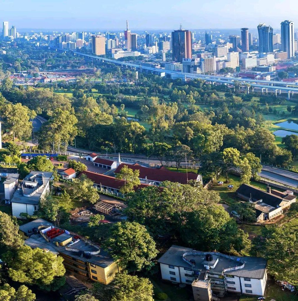 Bookten8's tweet photo. Nairobi is very beautiful.
Now wait for the completion of Ongoing construction of the Kenyatta Avenue - Upper Hill viaduct https://t.co/eWksHQFwXL
