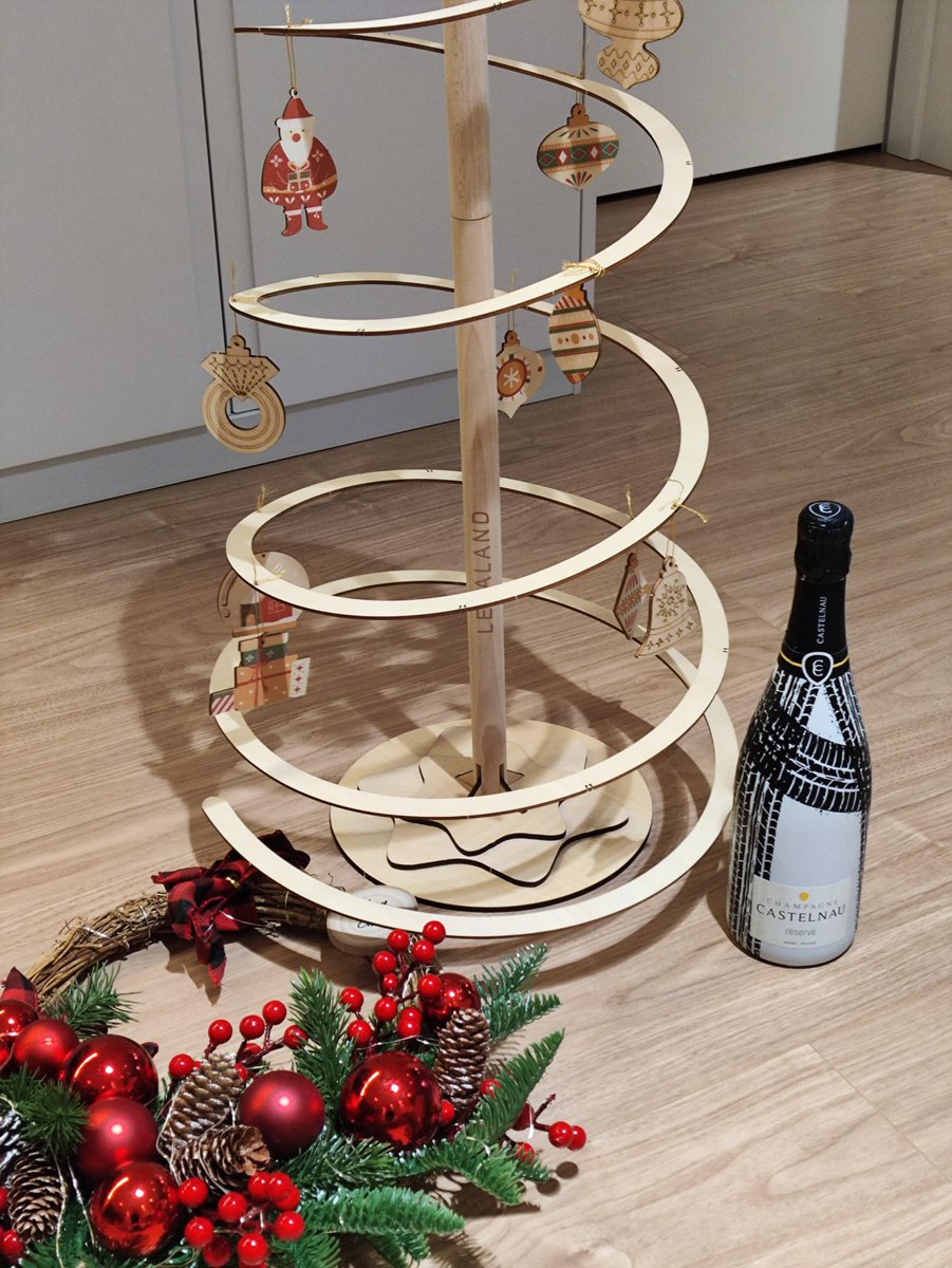 заскамила tweet media