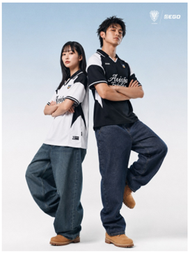 AvispaF's tweet photo. ／
7/11(土)・7/12(日)‼️
アビスパ福岡ポップアップストア期間限定オープン📣
＼

ユニフォームやフットボールアイテムを
普段着にミックスするスタイルがトレンドの今✨

もっと気軽に手に取ってもらえるように！
との願いでオープン決定🙌🐝

🗓️7/11(土) 10:00 〜 19:00
      7/12(日) 10:00 〜 18:00
📍福岡市中央区今泉1丁目18-40
　  レンタルスペース「And Field」

詳しくはこちら👇
https://t.co/2VqTxoAb5d

#アビスパ福岡
#アビスパDAO