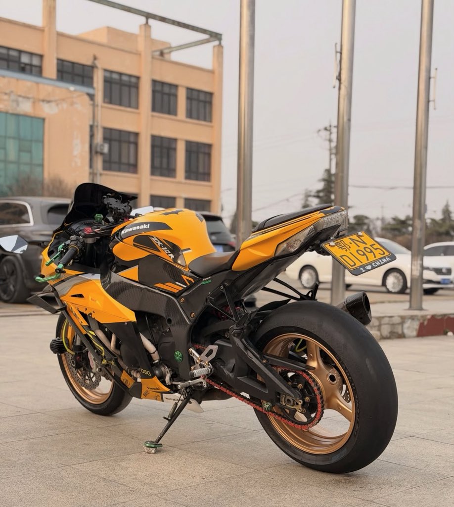 malay_wheels's tweet photo. Kawasaki ZX10R ⛽️ Fuel
1000cc
N12M💰
Price includes shipping and clearance to Nigeria 🇳🇬 
NO EXTRA FEE ON ARRIVAL. https://t.co/gdgT8d7Lc4