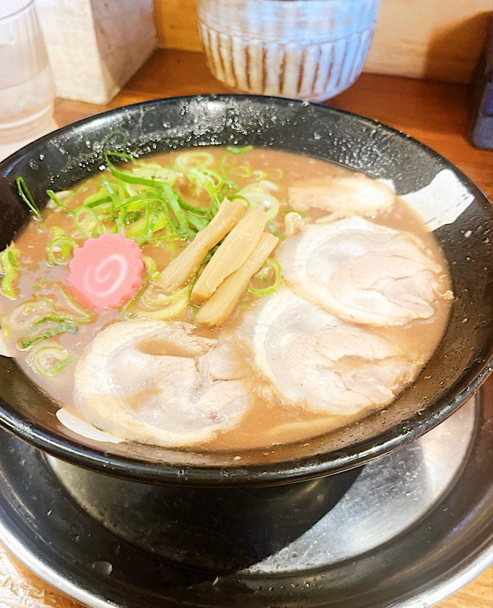 ichigo__5555's tweet photo. 豚骨���生山椒は痺れる美味すぎた https://t.co/7VbCg6FQWE
