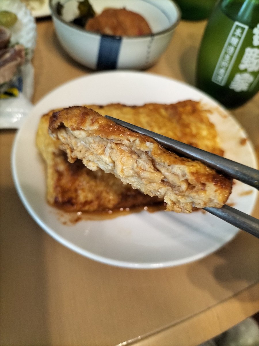 PatrascheTheCat's tweet photo. 続いてイオンの生南まぐろ赤身と玉子焼きうなぎ汁まぶしで住乃井超安酒冷酒♪　ちゅか死に損ないが買ってきた冷凍網走産ホタテは壊滅的だなあ https://t.co/GMYxIlJL41