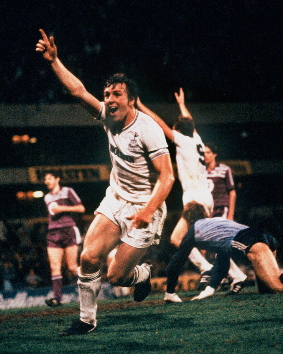 SpursOfficial's tweet photo. Wishing Spurs legend Graham Roberts a very happy birthday! 🥳 https://t.co/n9NXPGh76Z