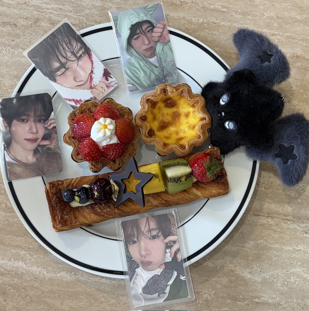 _mugeolhak_'s tweet photo. #위즈니트친소 #위즈니_트친소 #엔위시트친소

위시 다 좋아하지만 료지사마즈를 좀 더 애정하는 숀프랑 윗얘하실 분 찾아요! 🐰🐰

트친들 인알해죠..🫶

♡ > f https://t.co/V5PPlwb14m