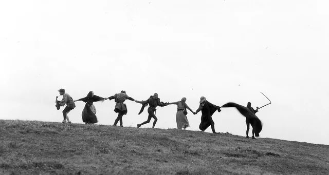 yearofthewhoppr's tweet photo. @felxbr It’s this shot from seventh seal https://t.co/rLe5BAWIje