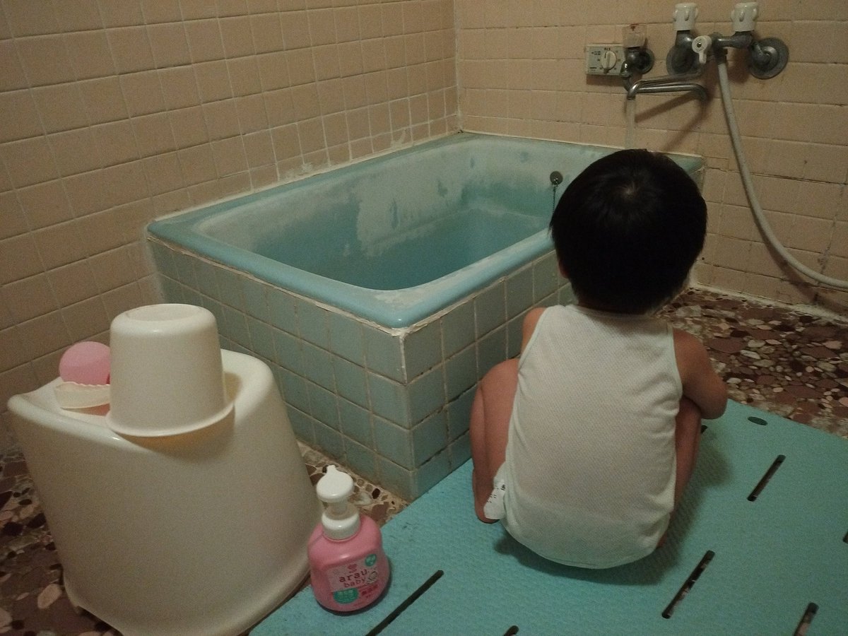RR12_hf's tweet photo. 我が家は令和に追いついていない(笑) https://t.co/EiqYAsRqSJ