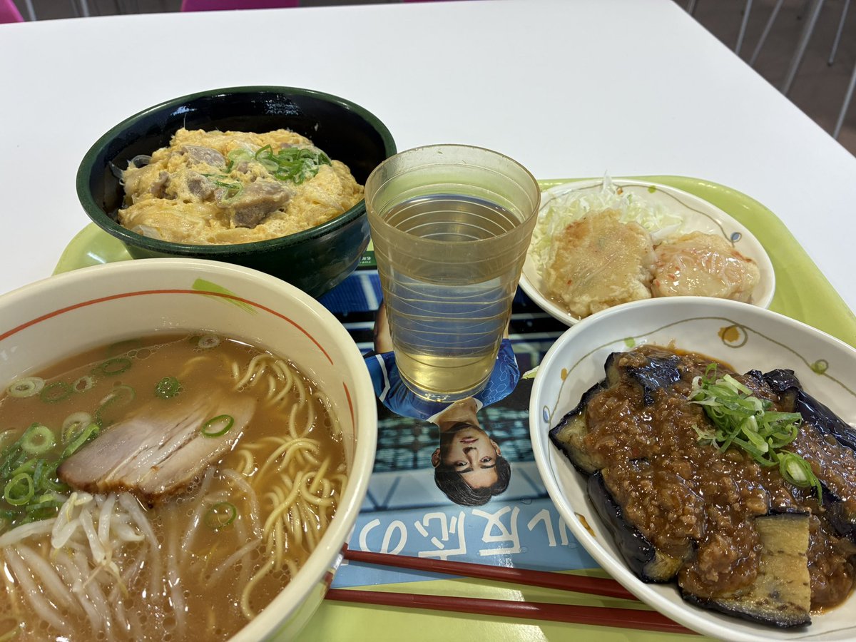 hu_mikk1's tweet photo. ショーケースのかにとふんわり豆腐天(?)めちゃくちゃ美味いからみんな食べた方がいい https://t.co/AOKKPsrBvw