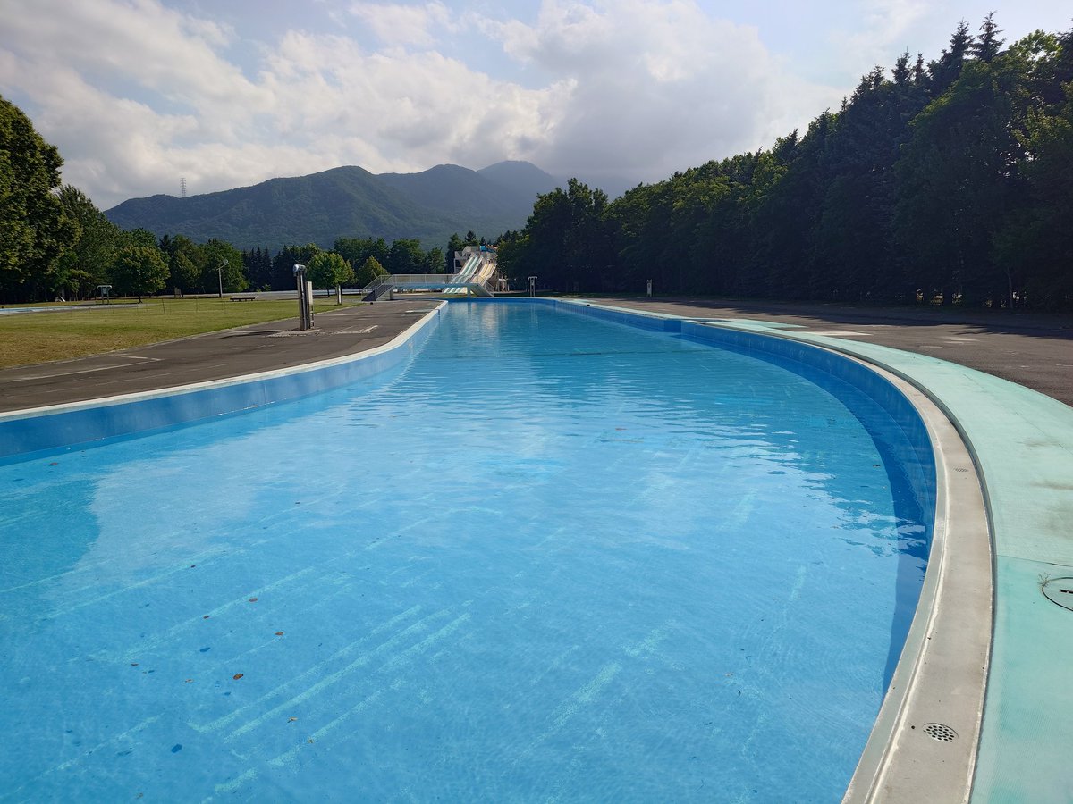 teine_pool's tweet photo. 7月11日のオープンに向けて、水入れを始めてます！！みなさん用意はいいですか！！ https://t.co/Pv57xA2ko0
