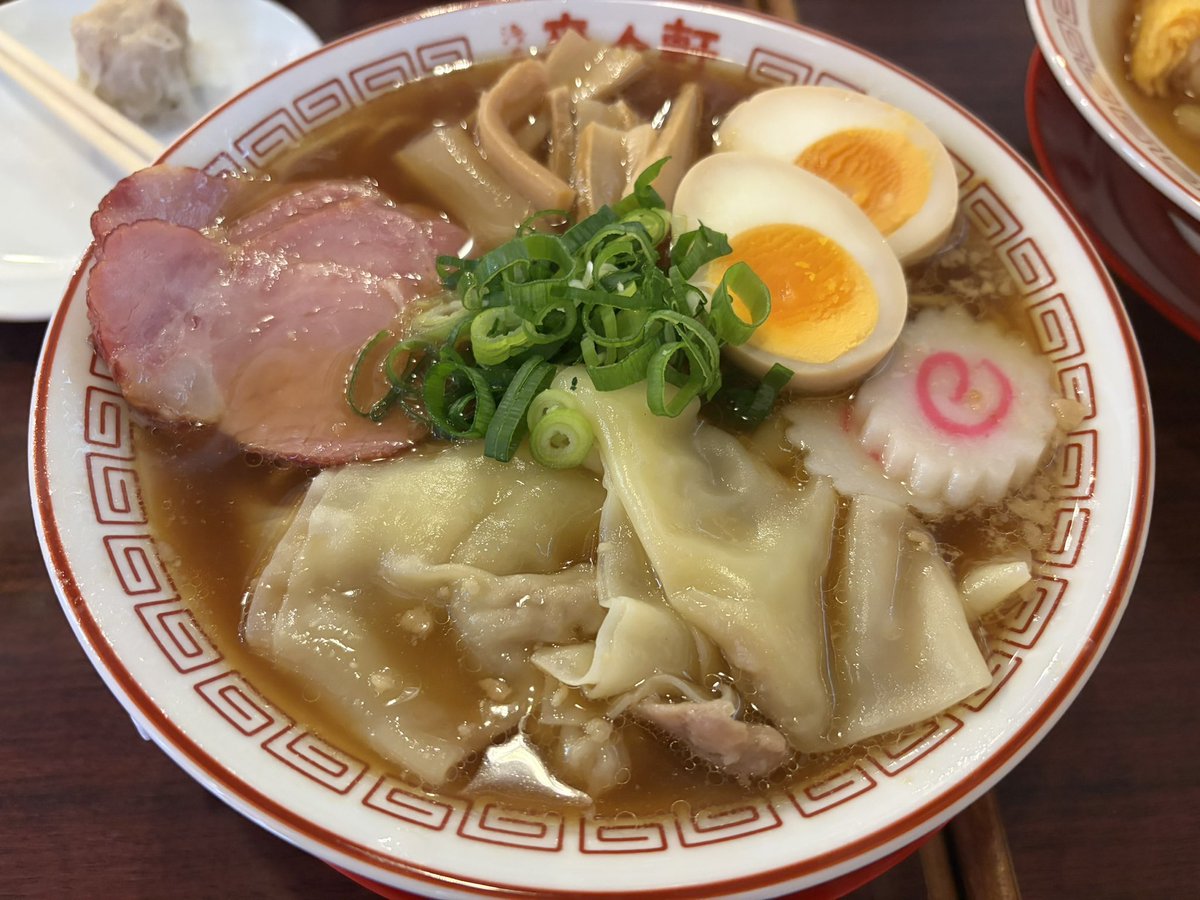 24shunta's tweet photo. 浅草のラーメン屋さんいくために
最寄りから新横浜に電車で行って
新横浜から東京新幹線で行って
東京から電車で行こうと思ったら
新幹線反対乗っちゃって
名古屋ついて、折り返したため
家から浅草まで3時間45分かかり
交通費21,100円かかったよ☺️✨
來々軒美味しかった〜🍜 https://t.co/j6iCscNmzJ