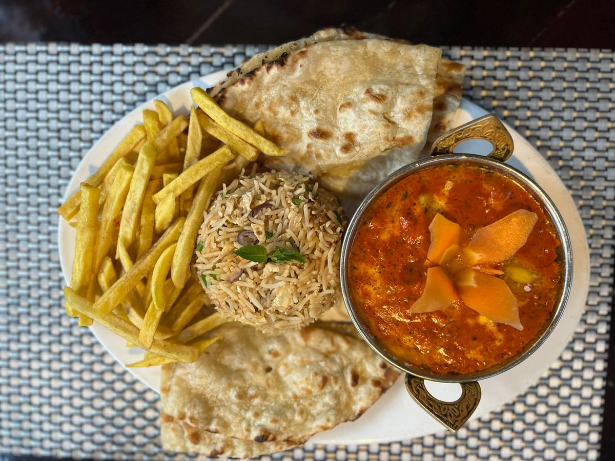 IndianDhabaUga's tweet photo. Your Sunday plan = sorted! ✅
Good food. Amazing drinks. Family vibes.
Only at The Great Indian Dhaba.
Bring everyone – we'll take care of the rest!
📍 Plot 3, Wampewo Avenue, Kololo
📞 0751903647 / 0765946392
#SundayPlan #FamilyDining #KampalaRestaurants #TheGreatIndianDhaba https://t.co/aqf2ijN2Cy