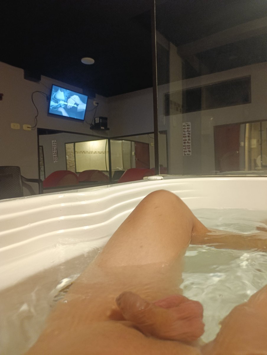 isonbisex30's tweet photo. Algo de momento y parchado solo https://t.co/vRwELZvzvp