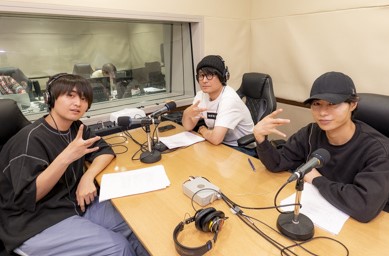 SideM_lantis's tweet photo. 【315プロNight!】#SideM #315ナイト

📢本日21:00〜315プロNight!放送📻

＼🍧7月パーソナリティ／

　　深町寿成さん
　　笠間 淳さん
　　伊瀬結陸さん

スポットライトでは今週発売の「OLYMPUS GOD STARS」をお届け！今夜もお楽しみに🌟
📻️https://t.co/jQnhypmBFO https://t.co/HXJi3qxdc7