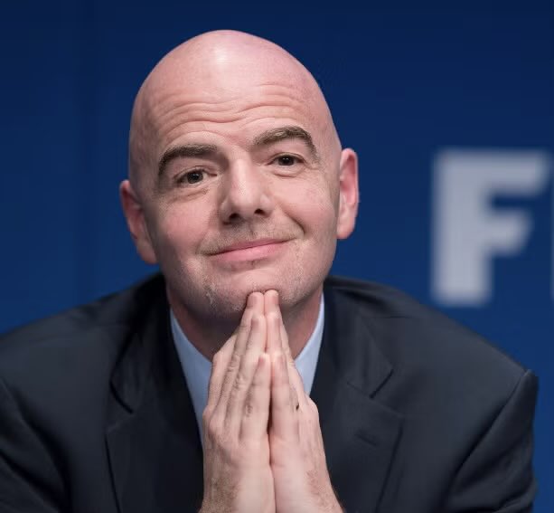 d4ka's tweet photo. @bazarymenage @RaulAllegre Вам нагадати хто голова FIFA? https://t.co/eGCOR59B6C