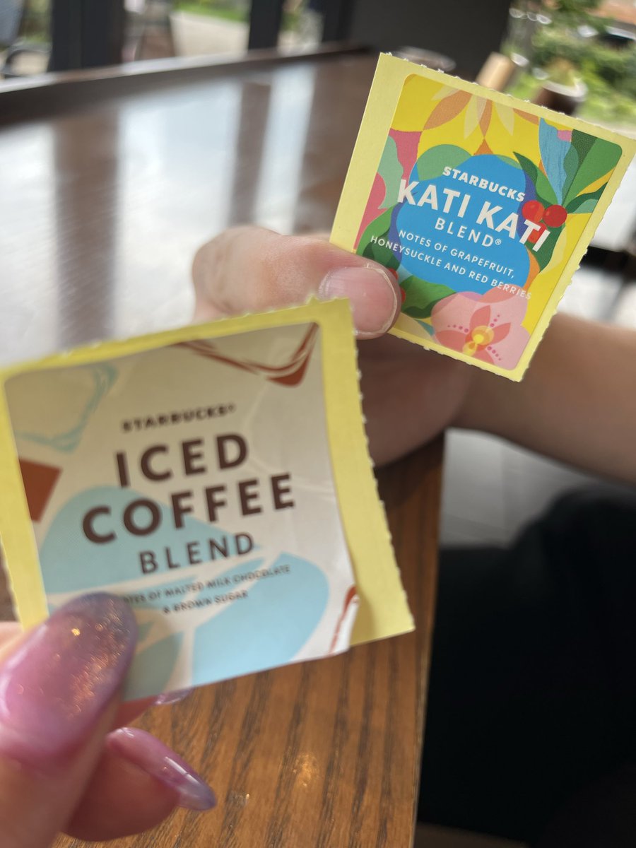 tasomichael's tweet photo. 【ひとりごと】
同��事務所の伊藤徳栄とスタバで茶をしばいてきました。

なんかね、裏メニューを教えてもらた。
お店の売ってる豆を伝えたらその場でその豆を潰してコーヒーにしてくれるんだって。

コーヒープレスだかレッグプレスだか。

気になる方は、↑どっちかできますか？
って聞いてみてちょ https://t.co/FwNIVbFASd