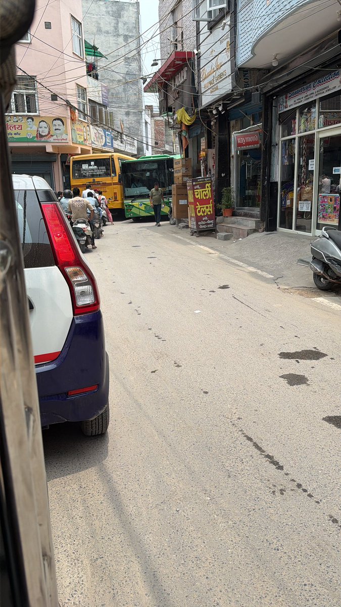 adv_Sandeep77's tweet photo. @dtptraffic Sir, please address the traffic congestion at Indra Park, Palam Colony, where vehicles are consistently parked on the road, causing daily traffic jams. https://t.co/mRVYljHirK