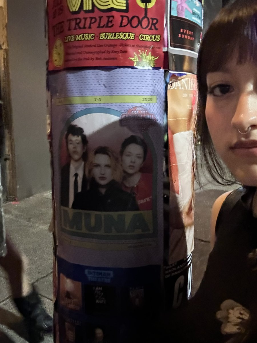 g4yotic's tweet photo. muna is everywhere for me 🫂 https://t.co/9bGYnK8I2e