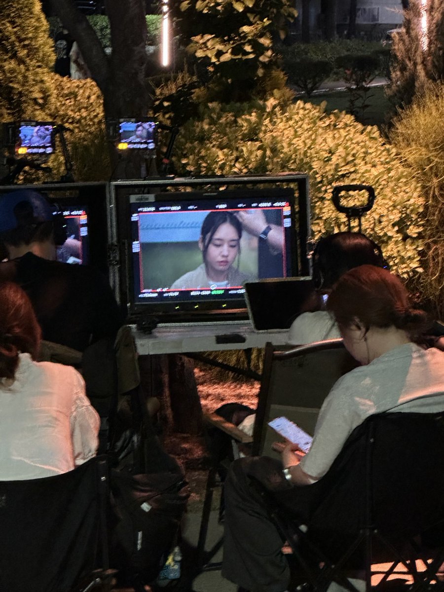 86Eo1d's tweet photo. 안은진 너다연 목격담 사진추가🐰
(같은분이 올려주신거예요!) https://t.co/HqHav0CpFw