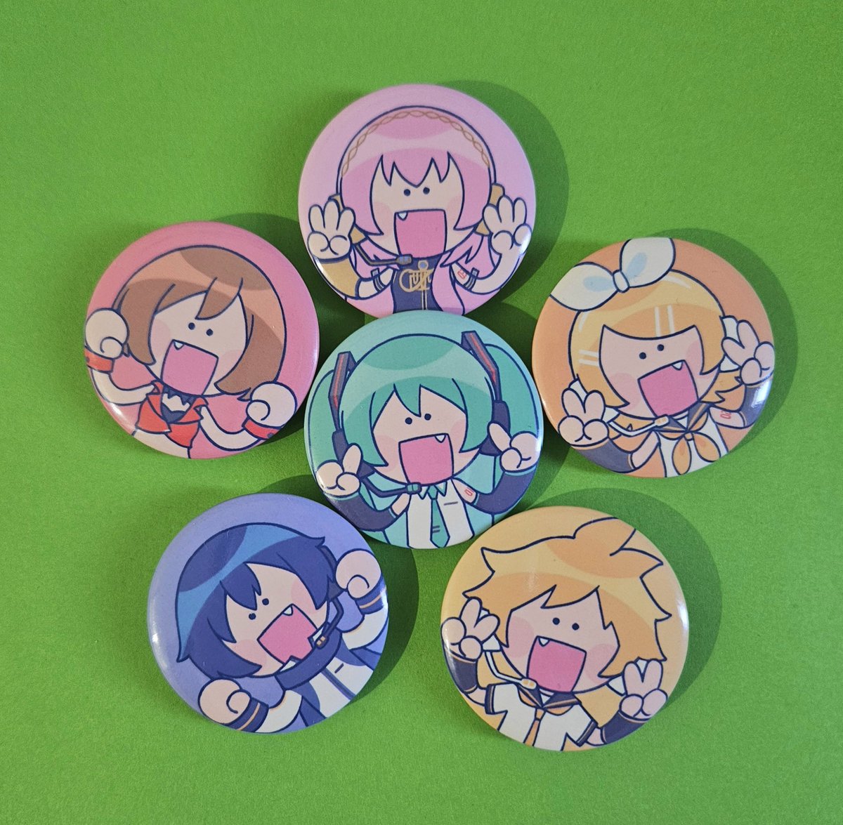 beolzzip's tweet photo. vocaloid butttons 🤓 u will see these at smash https://t.co/boTzMh05Qm