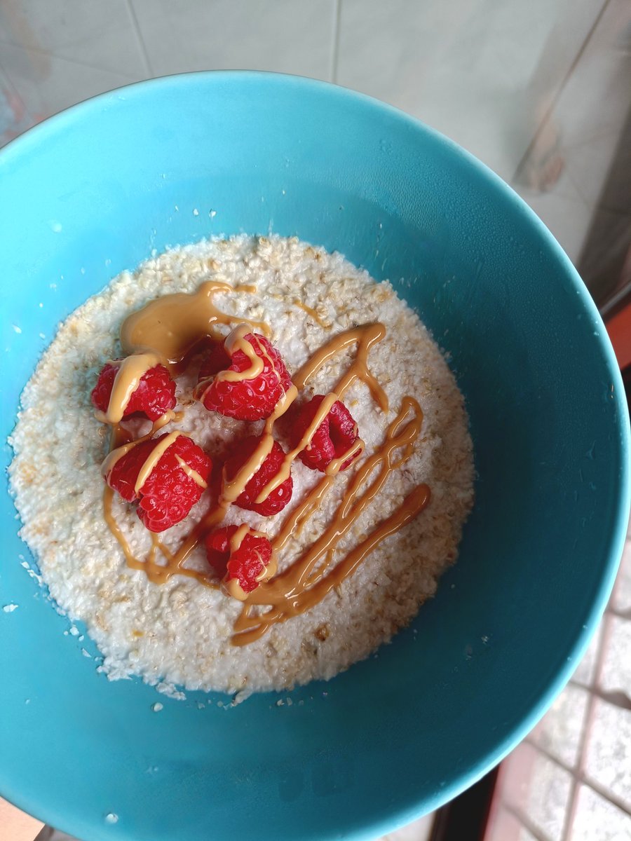 _sarettaa__'s tweet photo. Dite quello che volete ma io amo il porridge https://t.co/1087roweko