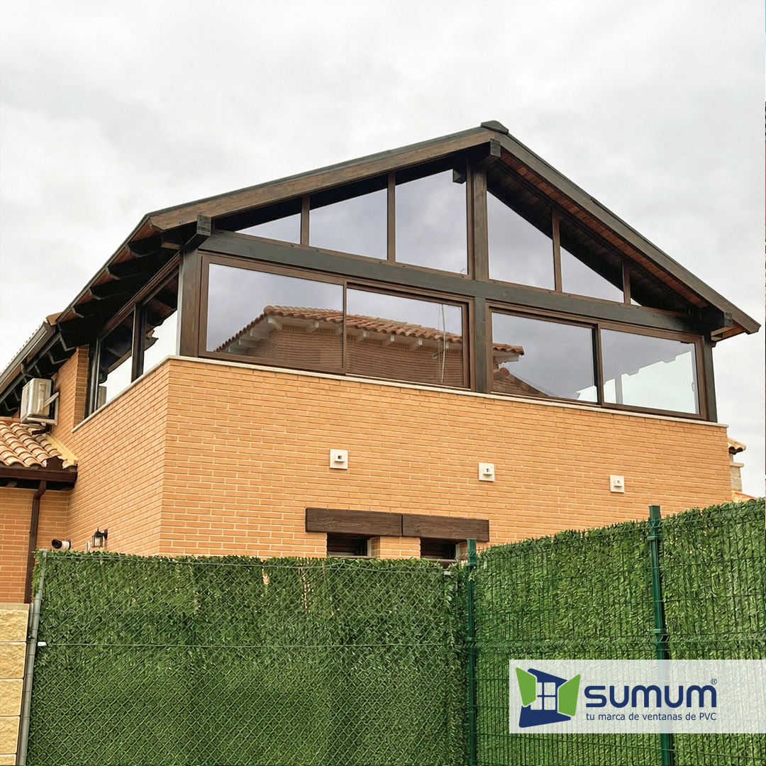 SUMUMPVC's tweet photo. Convierte tu terraza en un nuevo espacio para vivir.

Con un cerramiento con ventanas Sumum ganarás más luz, confort, aislamiento y una estancia que podrás disfrutar todo el año.

Así de bien ha quedado esta instalación realizada por nuestro distribuidor @sointehogar, en Alcalá. https://t.co/dOqpfNyrKB