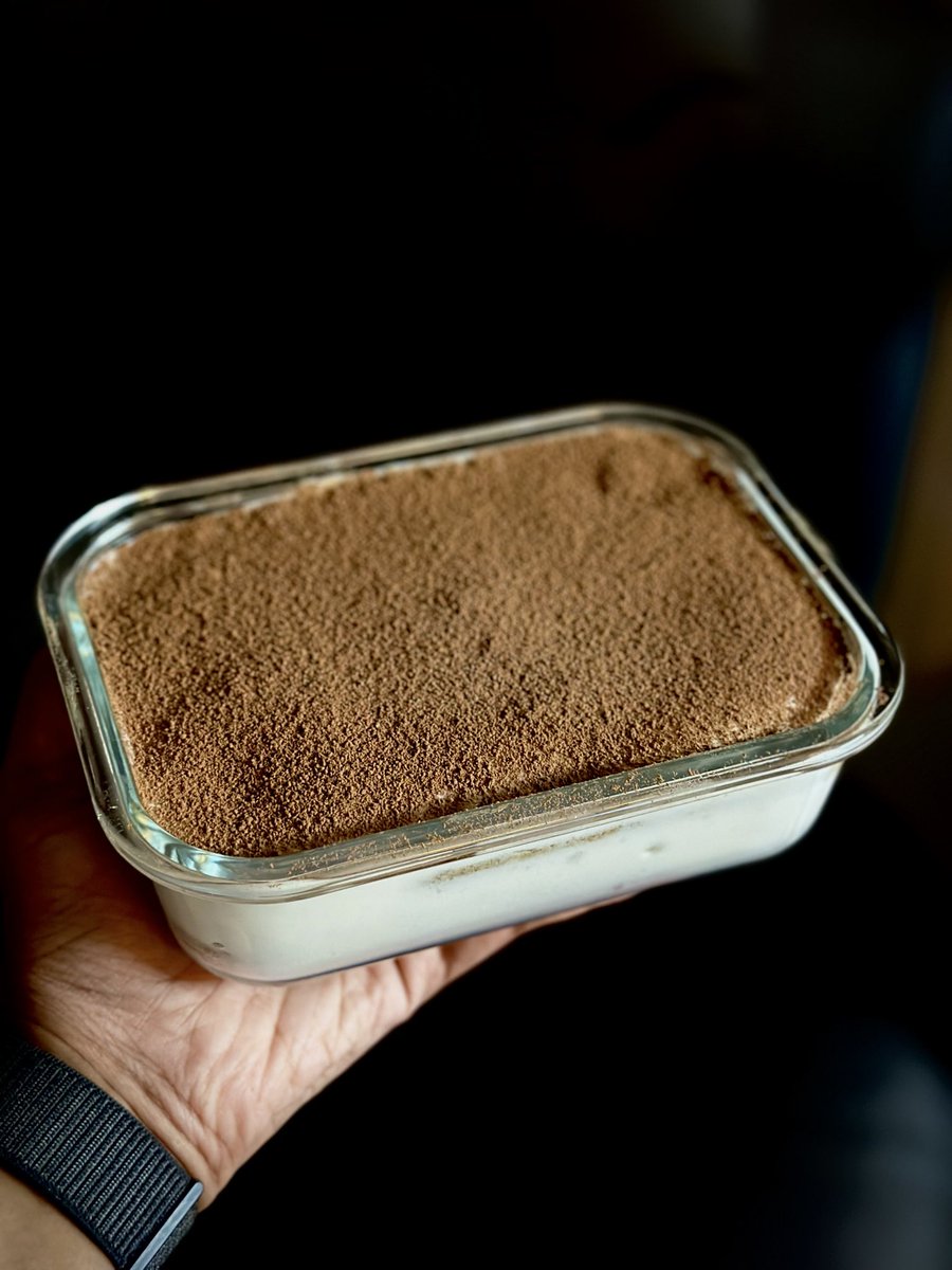 pizzapurist's tweet photo. made tiramisu for my gym frens to celebrate one year of working out! 💪 https://t.co/yN60mtnJGO