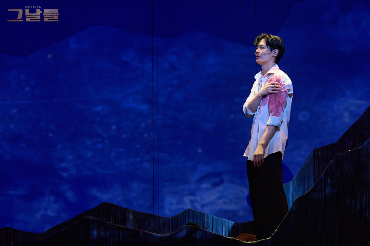 musical_thedays's tweet photo. 𝟐𝟎𝟐𝟔 𝐌𝐔𝐒𝐈𝐂𝐀𝐋 𝐓𝐇𝐄 𝐃𝐀𝐘𝐒
그날들 | 공연사진 공개 #3

"사랑했지만
그대를 사랑했지만"

무영 | 박규원

#뮤지컬 #그날들
2026.06.09 ~ 08.23
디큐브 링크아트센터 https://t.co/DbsgikiLGG