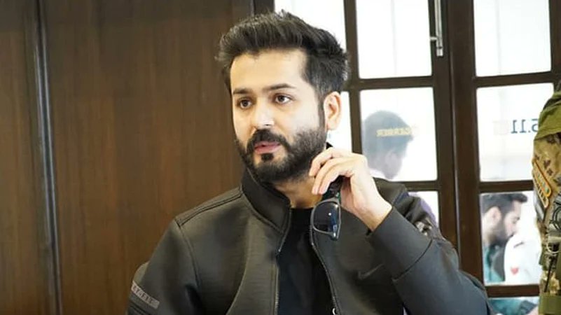 ExposeDhonifan's tweet photo. YRF's Alpha once again portrayed RAW as the villain
Forever grateful to Kashmiri Pandit Aditya Dhar for showing us the Reality and Ended Urduwood Propaganda forever https://t.co/gduitAyGDg