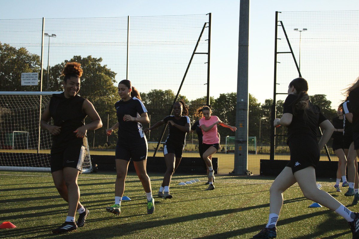 EnfieldTownLFC's tweet photo. π Pre-Season Mode: ACTIVATED.
The first team are back on the pitch and putting in the hard work.
The grind for the upcoming season has started. Letβs go! β½οΈπ₯
#PreSeason #WorkRate #FirstTeam #BackToWork π΅βͺοΈ https://t.co/Db3lHrwoSV