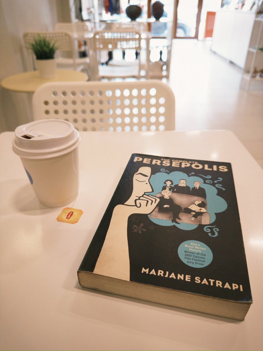 amerhadiazmi's tweet photo. This tangankraf café/library in Muar has a surprisingly well-curated book collection and a nice selection of locally produced handicrafts.

55 Jalan Meriam https://t.co/trRi3a7MdE