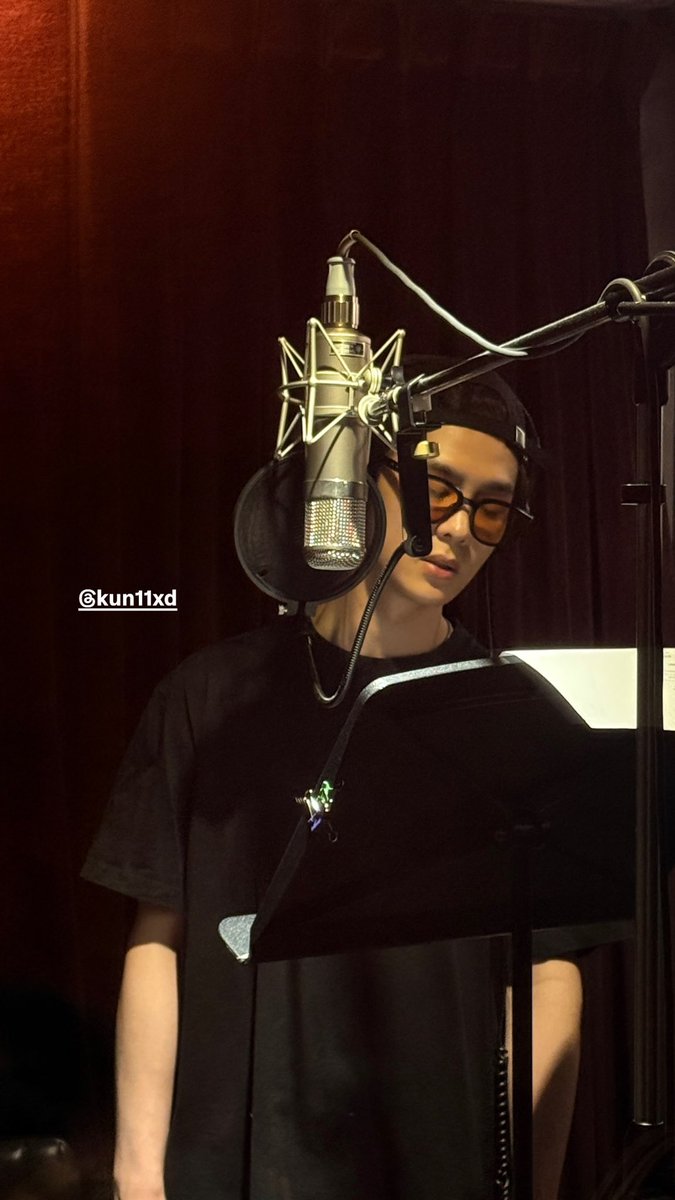 dazzle_0101KUN's tweet photo. 픽셀웨이브 인스타스토리 #쿤 #KUN

👤 @ kun11xd 무슨 사장님이 티져도 직접 만들어요🤣 https://t.co/6JknEhCJe0