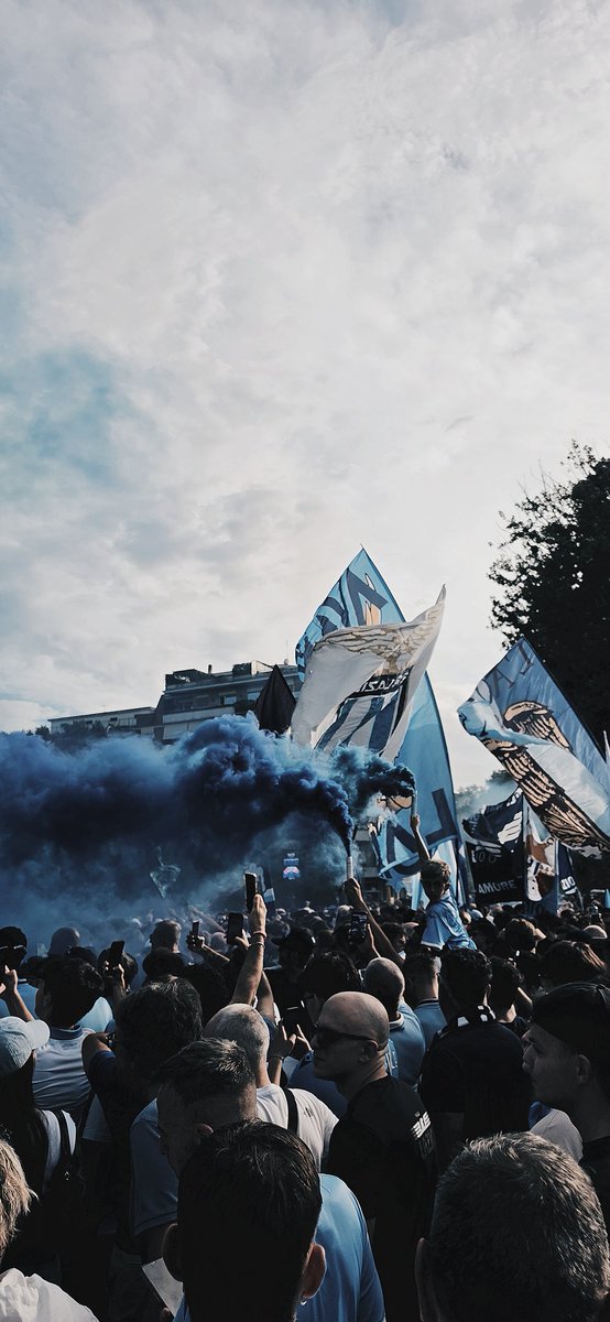 fortini270689's tweet photo. La Lazialita' ti sceglie, ti entra dentro, é quel senso di appartenenza che non si può spiegare.
Ho ancora la pelle d'oca.
⚪️🔵🦅 

#liberalalazio #libertà #lotitovattene https://t.co/LCFgQSk4bR