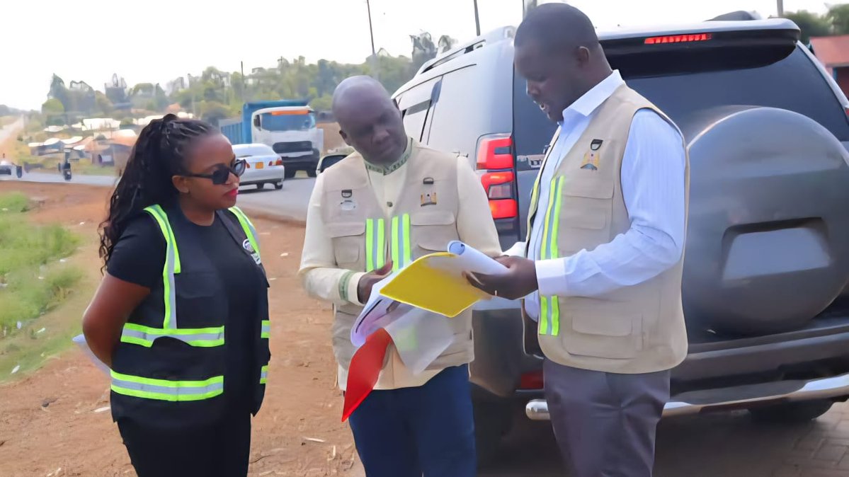 MjengoHub's tweet photo. KeNHA's Director General has inspected key road construction projects in Homa Bay, underscoring efforts to accelerate transport infrastructure and improve regional connectivity.

The ongoing works are expected to boost mobility, trade and economic growth across the county. https://t.co/alPnTjk5gX