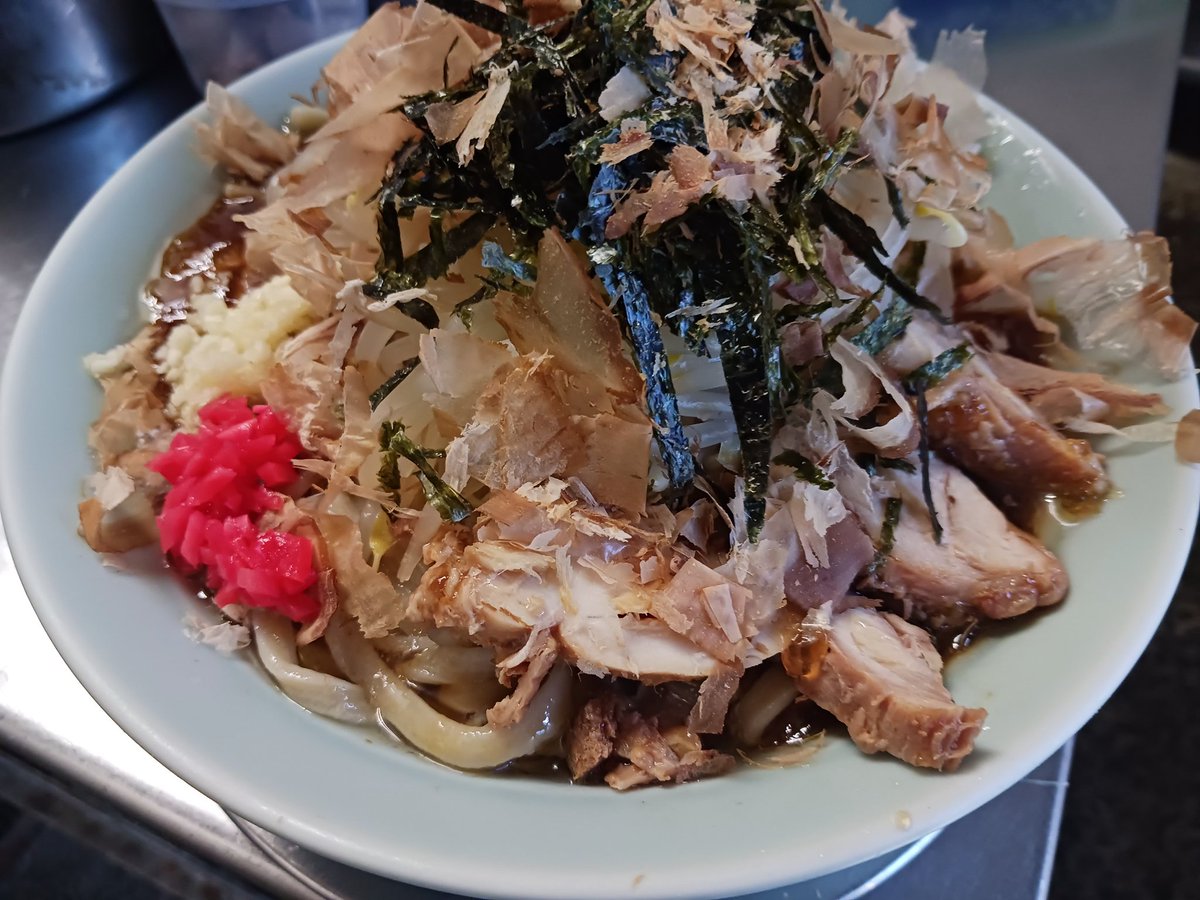 MENYA_Kojuro's tweet photo. 7/3（金）
お世話になっております
麺屋小十郎岩沼店です

引き続き17:30~20:00迄営業致します🍥
本日夜営業は一部のお客様から復活の声を頂いております、台湾まぜそばを提供予定です🇹🇼
金曜日限定の塩ラーメン、Ｇ系冷やしの他フルメニューでの営業です🍜
手切り平打ち麺有り🖐️
出前はお休みです🙇 https://t.co/C7kbmjw92p