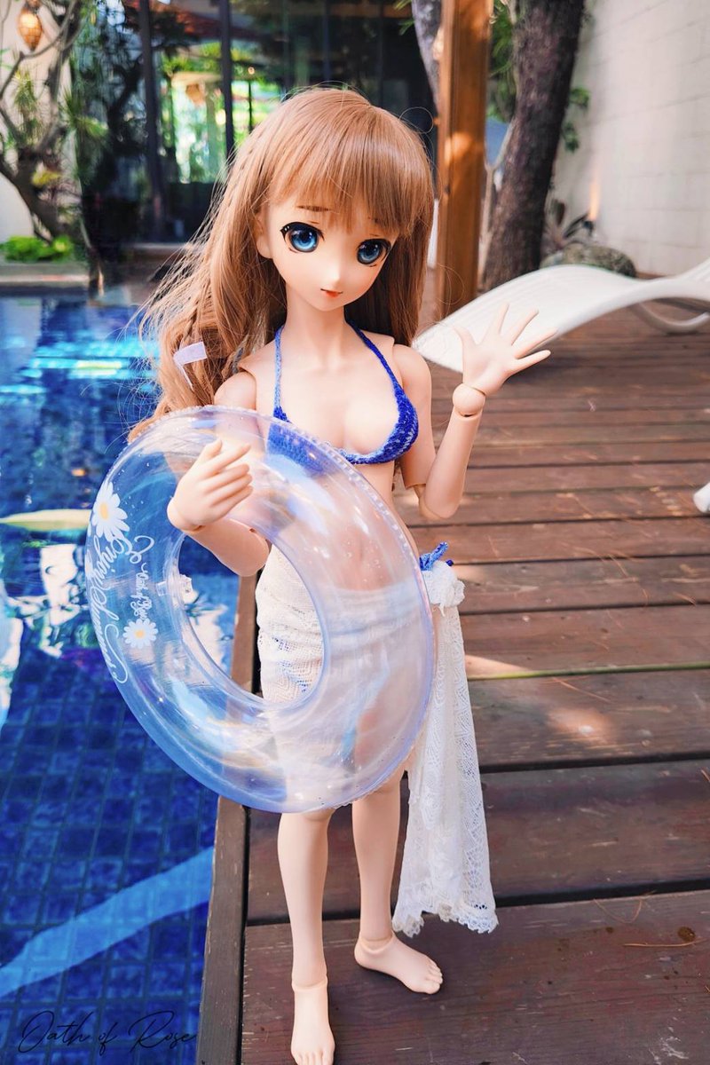 pigi_cat's tweet photo. ✨夏の新商品 2✨
7/12(日)アイドール東京77
✨H20✨「Oath of Rose」
🌊「SNS風・クリア浮き輪」
​本当に水の上でドールを浮かせて遊べちゃう！💧
水晶のような透明感で、涼しげな夏の一枚が撮れちゃいます📸
これからの季節のプールや海での撮影にぴったり❤️
 #アイドール東京 #OathofRose https://t.co/lYPG9MHvCP