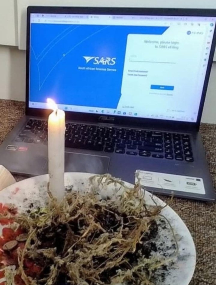 nonz_nonie's tweet photo. A Tada from Sars😭😂😆🕯️🕯️ https://t.co/e5Db9X8bcs