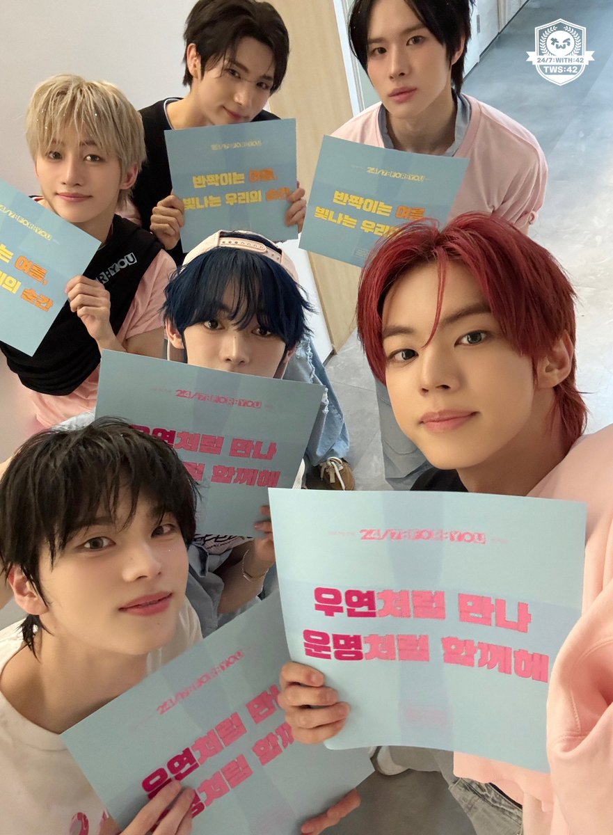 R0Blov5's tweet photo. TWS with 42 : 2026 TWS TOUR '24/7:FOR:YOU' IN SEOUL 1️⃣ #도훈 https://t.co/qbeSVEjzAA