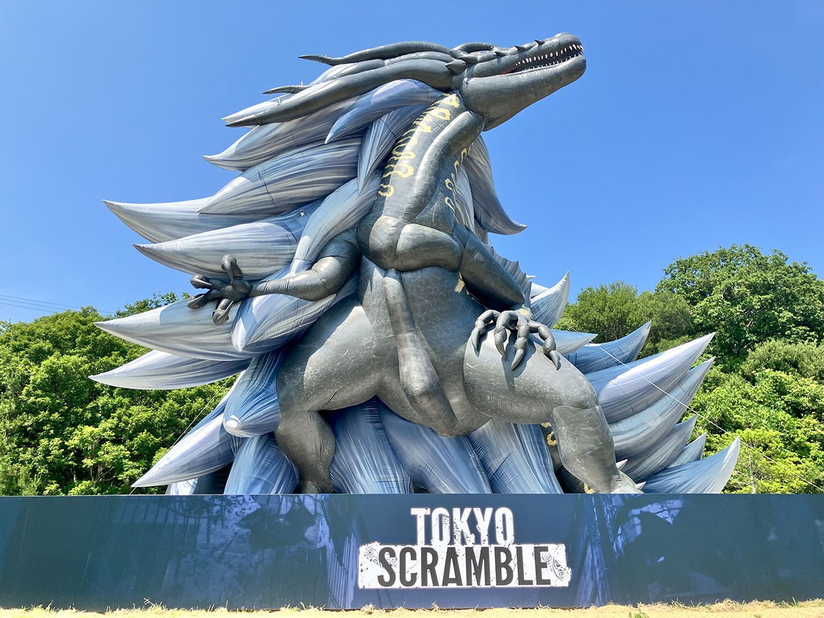 みーにゃ　フォレスト6 ×3本 オーシャン6 ×3本 オキシ6% ×1本 高さ6mの超巨大バルーンが ＃ニジゲンノモリ 入口に登場！ 圧倒的な