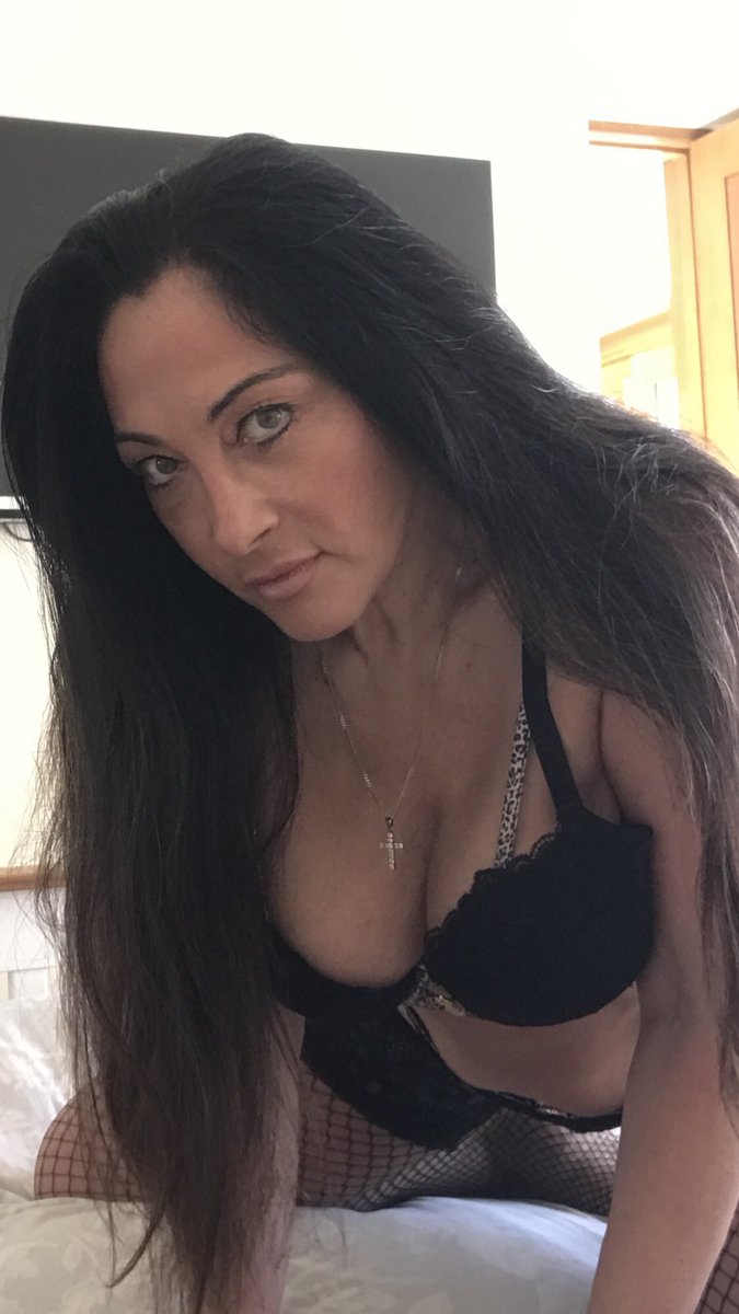 big_scots6027's tweet photo. @TheCathyBarry Sexy lady Cathy. X https://t.co/kGvZRbwMSz