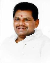 frontmediatv's tweet photo. #JustNow || முன்னாள் அமைச்சரும் எம்எல்ஏவுமான அனிதா ராதாகிருஷ்ணன் கைது

கைது செய்யப்பட்ட அனிதா ராதாகிருஷ்ணன் தனது காரில் ஏறி காவல் நிலையத்திற்கு வருவதாக கூறியதை ஏற்க போலீசார் மறுப்பு.. 
அனிதா ராதாகிருஷ்ணனை காரில் இருந்து இறக்கி போலீஸ் வாகனத்தில் ஏற்றி அழைத்துச் சென்றனர் ஆத்தூர் போலீசார்