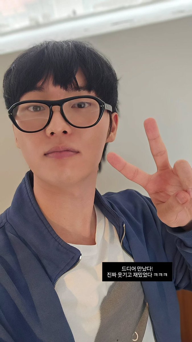 initialF19's tweet photo. 👈🏻2026상반기 6월의 최현욱
2026하반기 7월의 최현욱👉🏻

이사람 정말 질릴 틈을 안준다
아묻따 최현욱 처하자 https://t.co/ekdL8qy6st